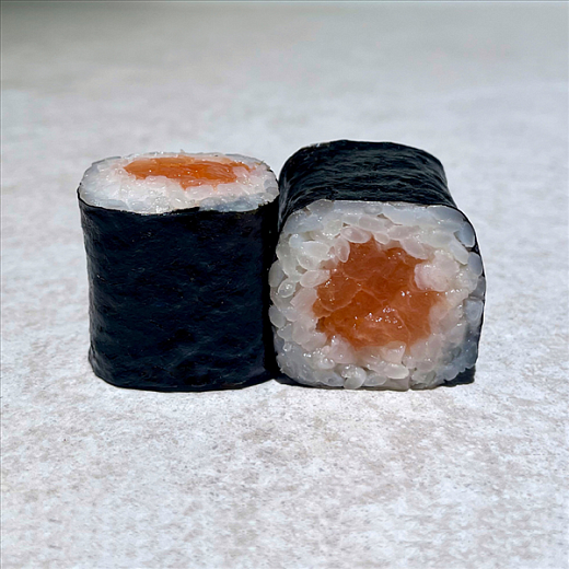 Ролл с лососем